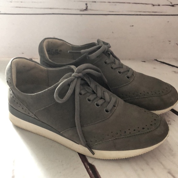 Naturalizer Leather Sneaker - Picture 1 of 6